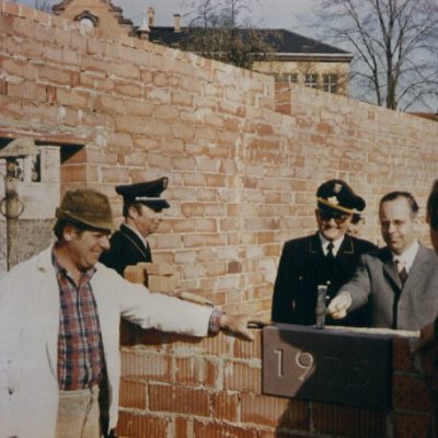 1973 - Grundsteinlegung für Fw-Gerätehaus/Laustr.