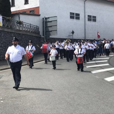 Musikzug beim Schützenfest in Löhlbach