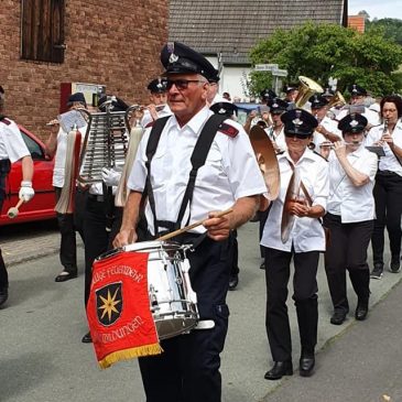 Musikzug in Wellen