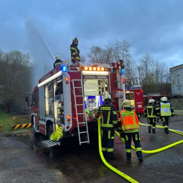 Übung mit Betriebsfeuerwehr