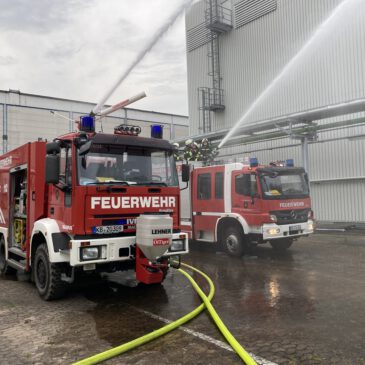 Übung mit Betriebsfeuerwehr